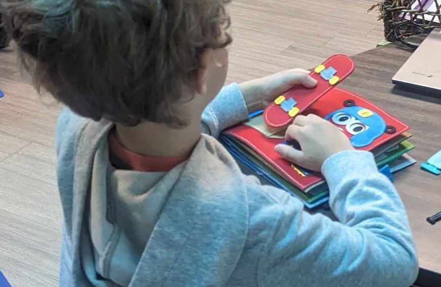 OT-using-AhvianTheCreative-kit-to-support-learning (1)