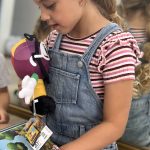 ahviantoyreading-plushtoy