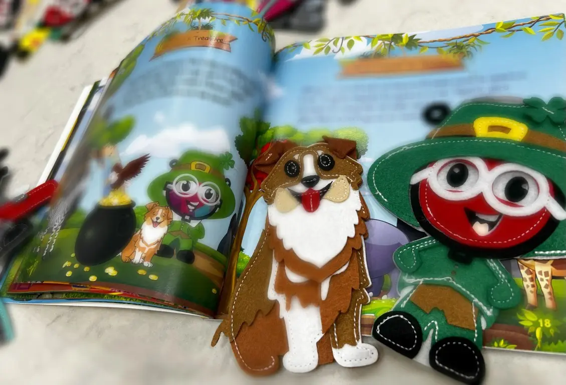 realistic-book-opened-with-finger-puppets m)